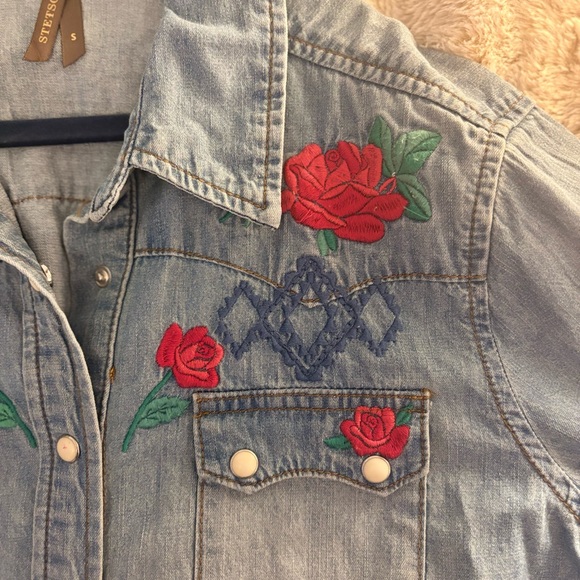 Stetson Embroidered Denim Shirt 🌹 - Picture 2 of 5